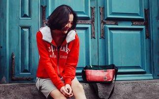 吃瓜拍照姿势室内,解锁夏日潮流新姿势