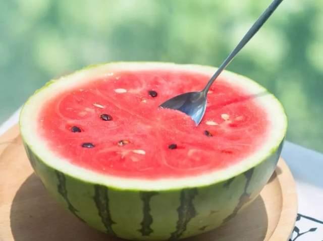 吃瓜容易怎么,轻松掌握娱乐圈动态